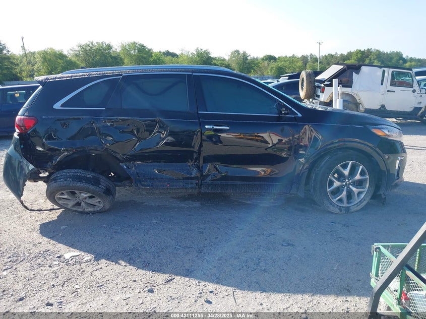 2019 KIA SORENTO VIN: 5XYPK4A51KG553747