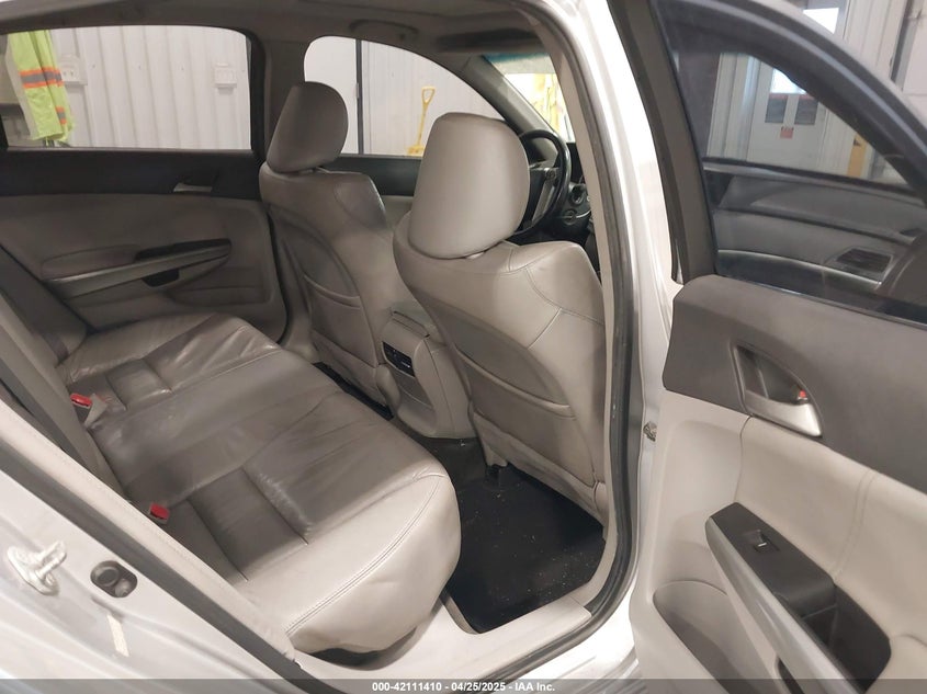 2010 HONDA ACCORD VIN: 1HGCP3F81AA003624