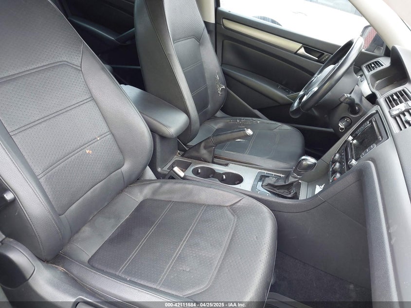 2014 VOLKSWAGEN PASSAT VIN: 1VWBS7A31EC055144