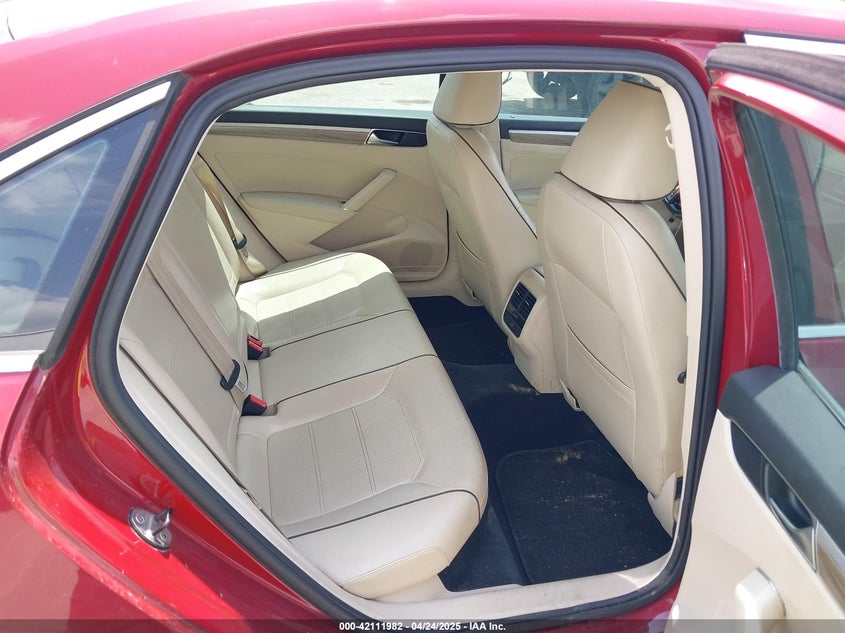 2018 VOLKSWAGEN PASSAT VIN: 1VWBA7A33JC003768
