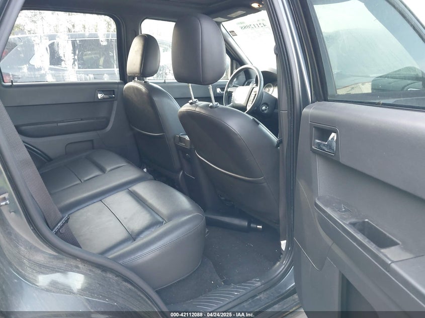 2008 FORD ESCAPE VIN: 1FMCU04118KE48683