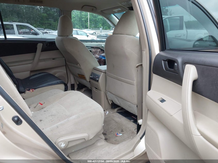 2010 TOYOTA HIGHLANDER VIN: 5TDBK3EH9AS005618