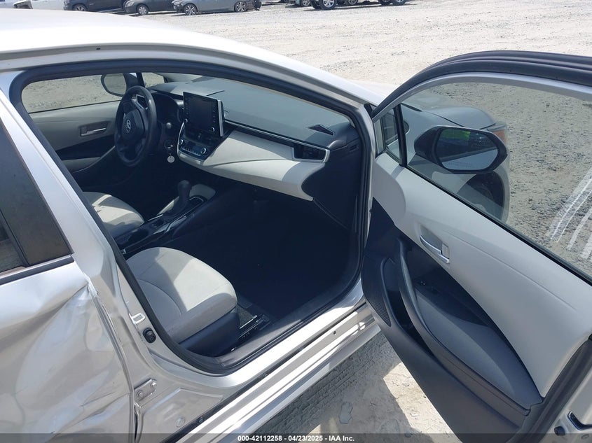 VIN JTDEPMAEXMJ137160 2021 TOYOTA COROLLA LE