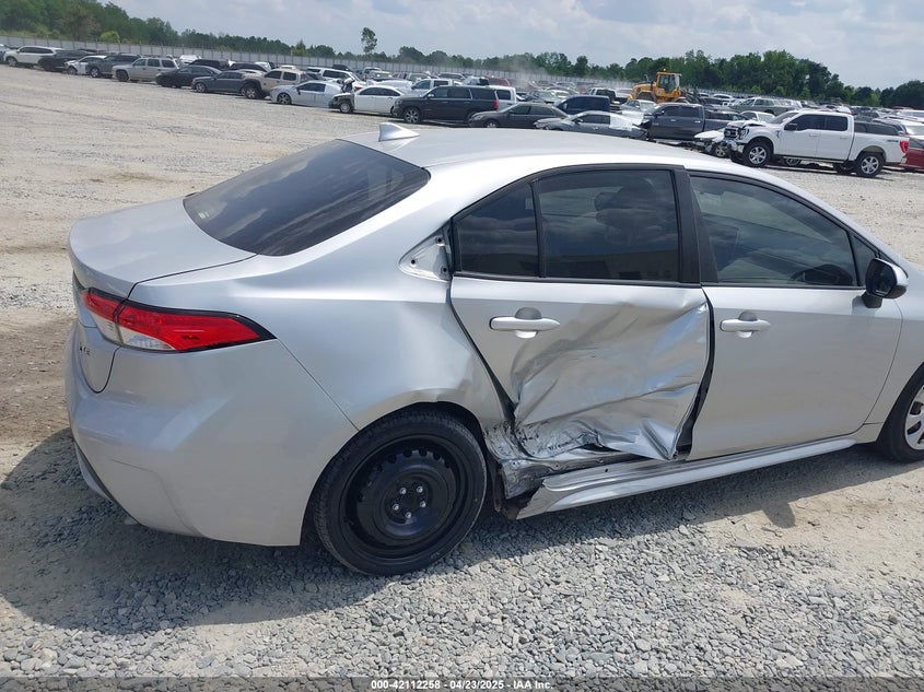 VIN JTDEPMAEXMJ137160 2021 TOYOTA COROLLA LE