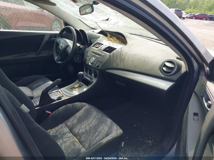 2011 MAZDA MAZDA3 VIN: JM1BL1VGXB1372499