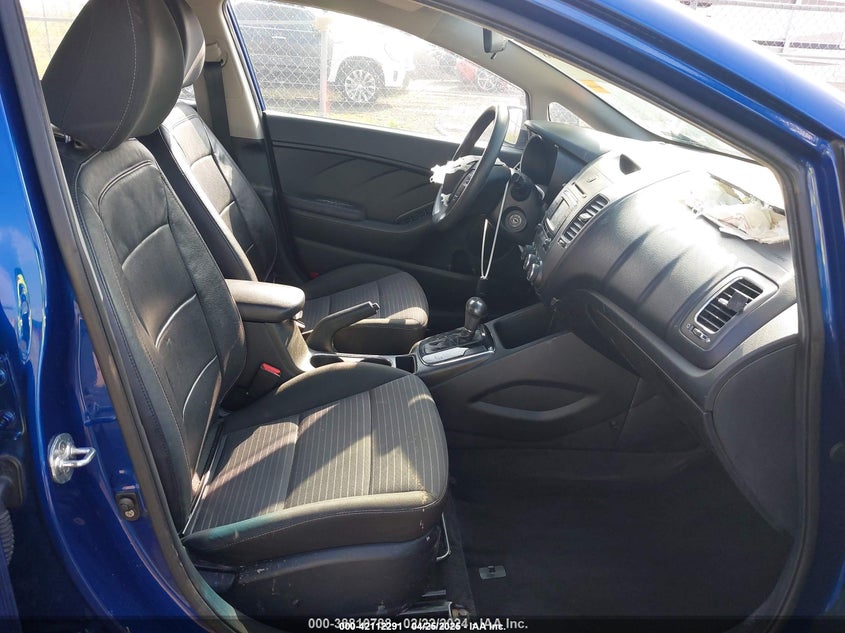 3KPFK4A77JE238184 2018 KIA FORTE photo no. 5