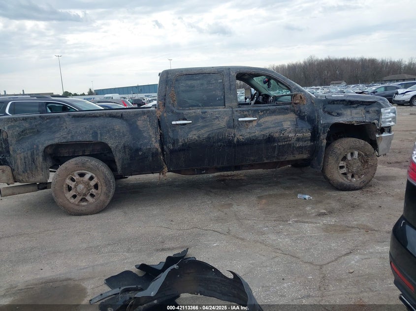 2013 CHEVROLET SILVERADO 2500HD VIN: 1GC1KXC88DF133052