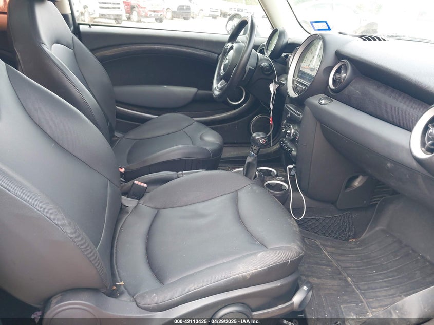2012 MINI COOPER S VIN: WMWSV3C54CT385291