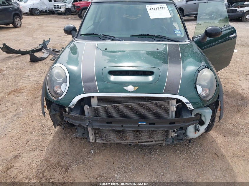 2012 MINI COOPER S VIN: WMWSV3C54CT385291