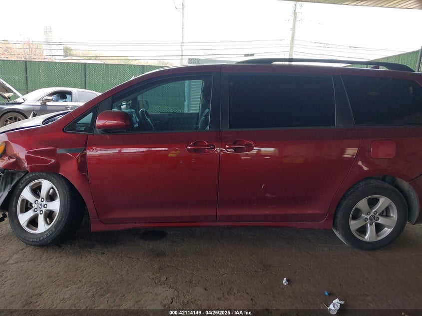 2019 TOYOTA SIENNA VIN: 5TDKZ3DC8KS988357