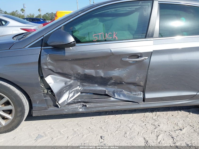 2019 HYUNDAI SONATA VIN: 5NPE24AFXKH812938