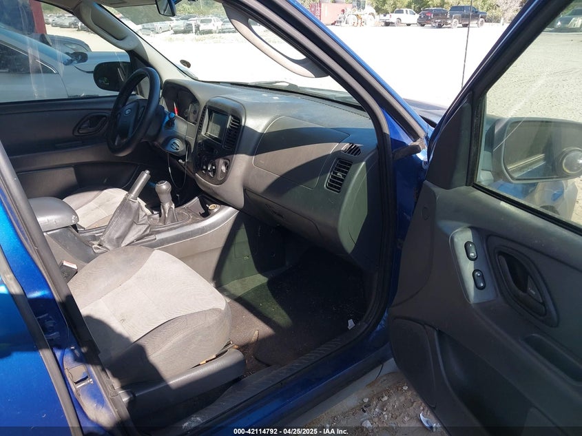 2007 FORD ESCAPE VIN: 1FMYU92Z27KB70443