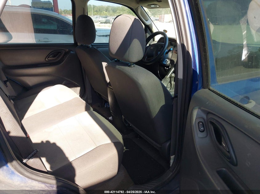 2007 FORD ESCAPE VIN: 1FMYU92Z27KB70443
