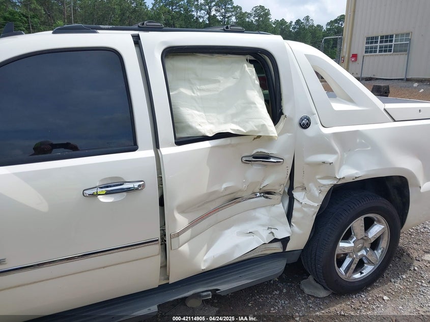 2013 CHEVROLET AVALANCHE LTZ - 3GNTKGE73DG140140