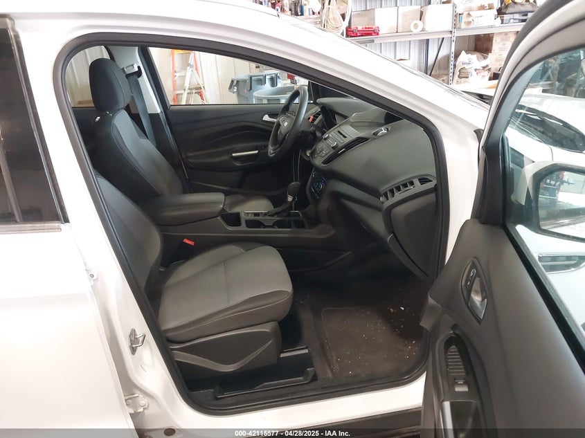 2017 FORD ESCAPE VIN: 1FMCU9GDXHUE39480