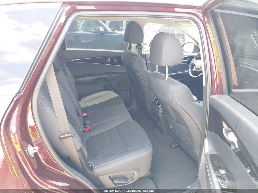 2020 KIA SORENTO VIN: 5XYPG4A32LG685563