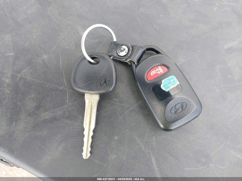 2012 HYUNDAI ELANTRA VIN: 5NPDH4AE9CH073774