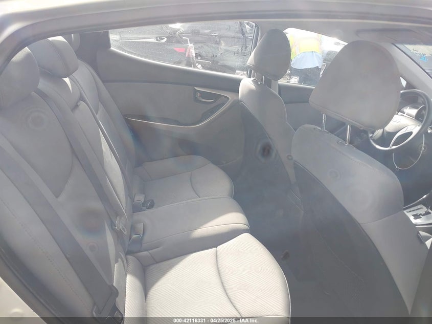 2012 HYUNDAI ELANTRA VIN: 5NPDH4AE9CH073774
