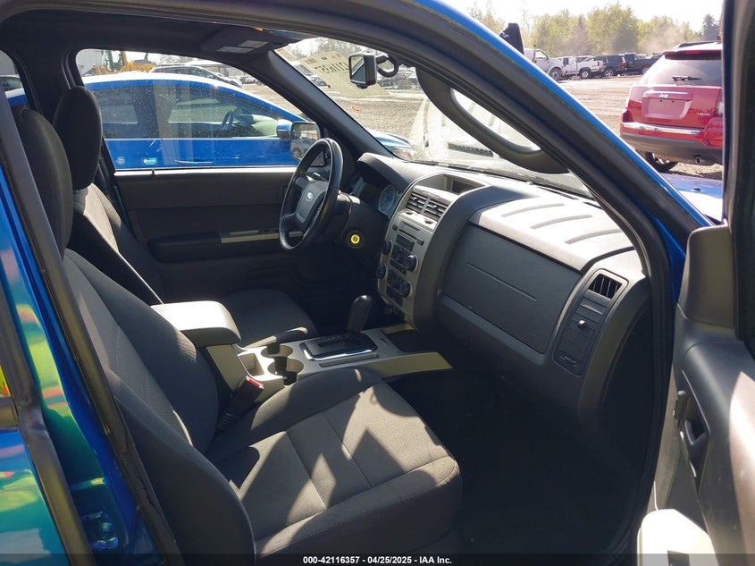 2011 FORD ESCAPE VIN: 1FMCU9D79BKA33742