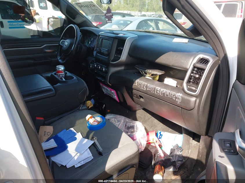 2022 RAM 1500 VIN: 1C6RREBT5NN273048