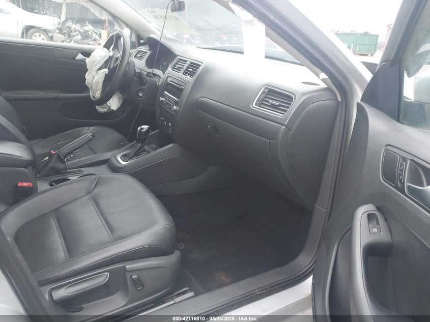 2014 VOLKSWAGEN JETTA 1.8T SE - 3VWD17AJXEM240334