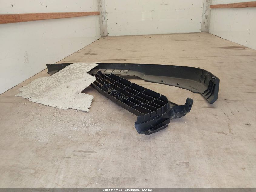 2022 GMC Savana Cutaway Work Van VIN: 7GZ37TC74NN077999 Lot: 42117134