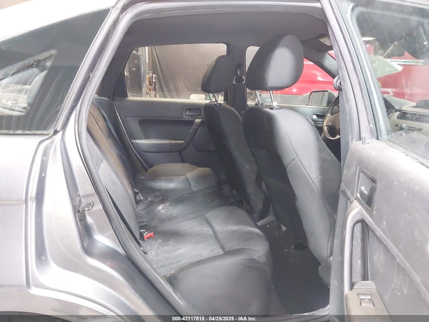 2011 FORD FOCUS VIN: 1FAHP3FN8BW157090