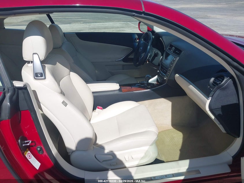 2014 LEXUS IS 250C VIN: JTHFF2C23E2531334