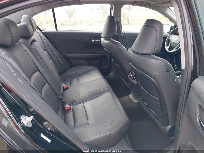 2013 HONDA ACCORD VIN: 1HGCR3F89DA031914