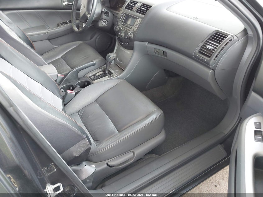 2007 HONDA ACCORD VIN: 1HGCM56827A015715