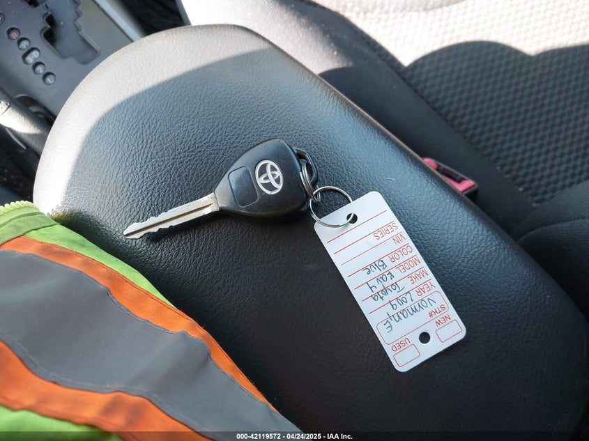 2009 TOYOTA RAV4 VIN: JTMBF32VX9D012986