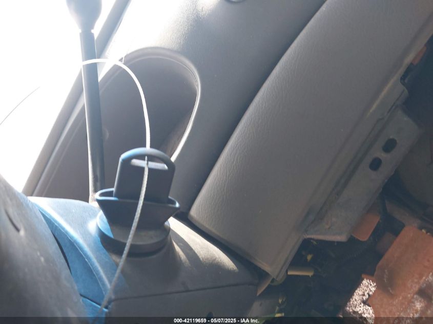 2004 Ford E-350 Cutaway Standard VIN: 1FDWE35L04HA61920 Lot: 42846625