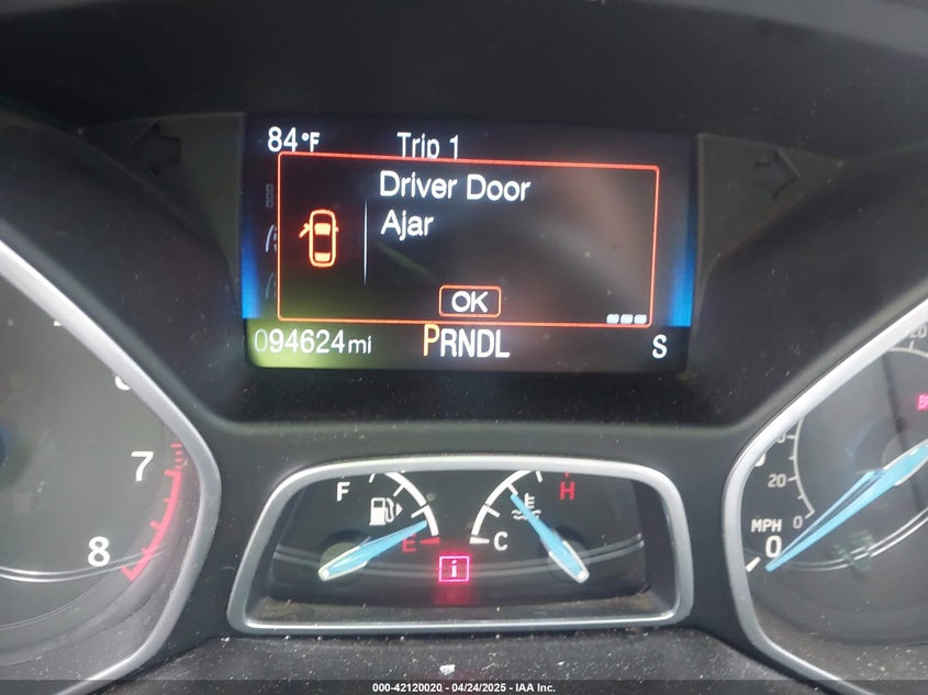 VIN 1FADP3K22JL244221 2018 FORD FOCUS SE
