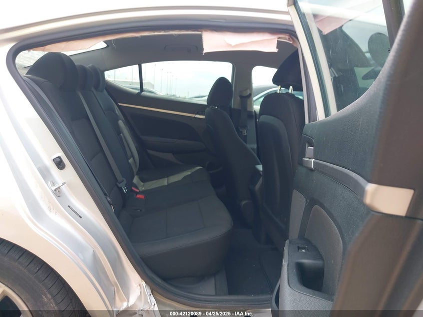 2019 HYUNDAI ELANTRA VIN: 5NPD84LF2KH425047