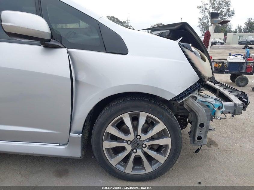2013 HONDA FIT VIN: JHMGE8H58DC003021