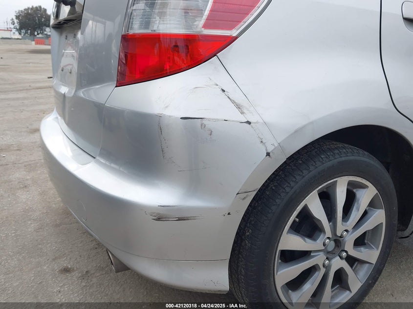 2013 HONDA FIT VIN: JHMGE8H58DC003021