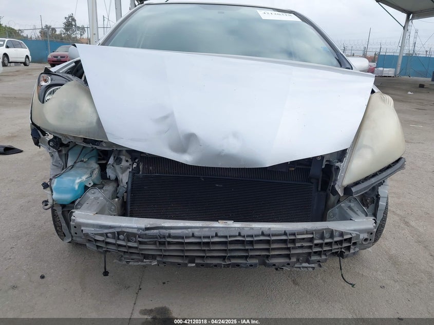 2013 HONDA FIT VIN: JHMGE8H58DC003021