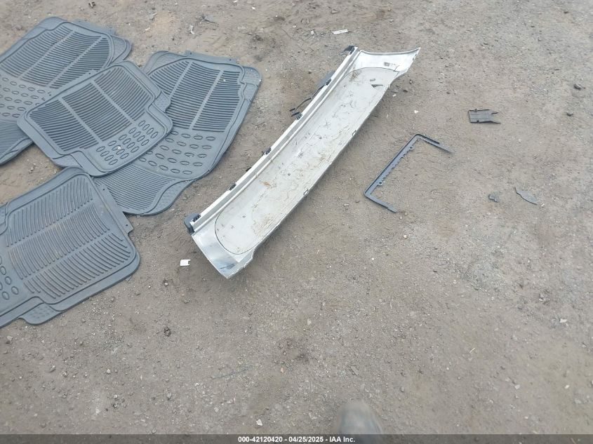 2000 Honda Civic Value Package VIN: 2HGEJ6610Y8523078 Lot: 42120420