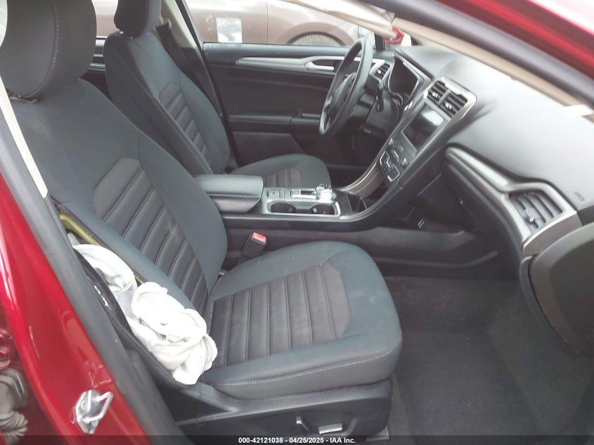 2019 FORD FUSION VIN: 3FA6P0LU0KR200678