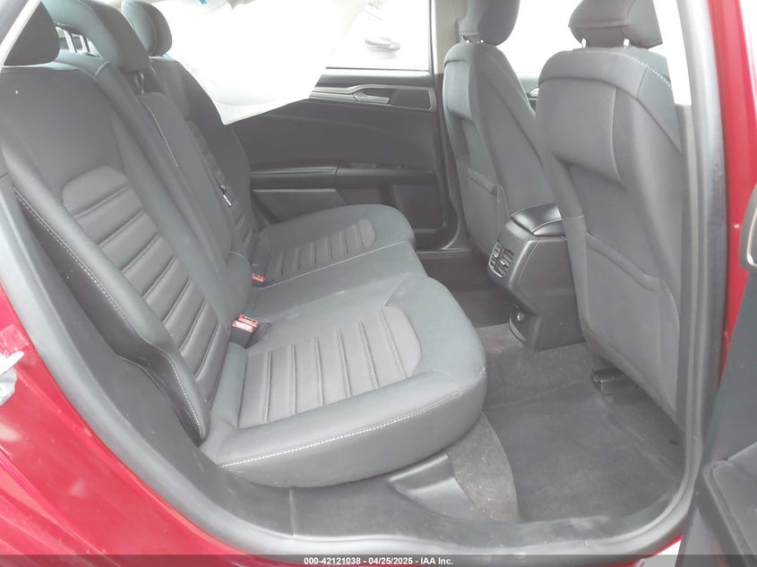 2019 FORD FUSION VIN: 3FA6P0LU0KR200678