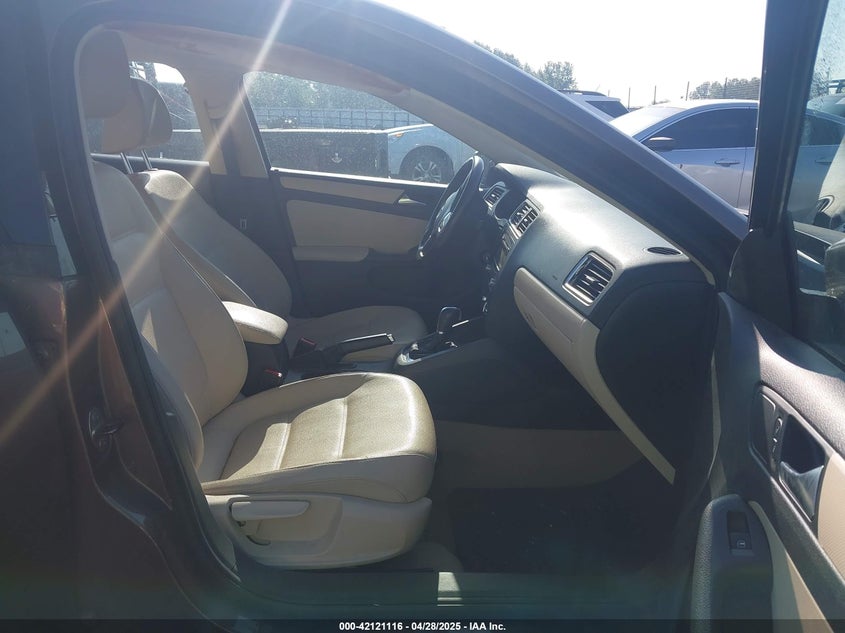 2011 VOLKSWAGEN JETTA VIN: 3VWDX7AJXBM329427