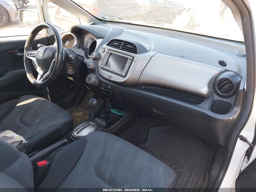 2009 HONDA FIT VIN: JHMGE88609C002848