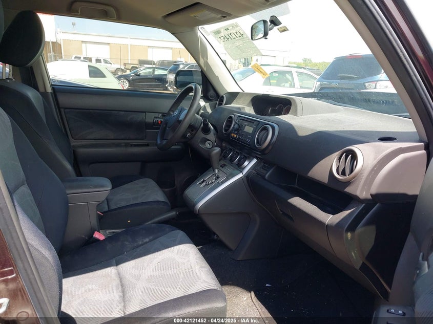 JTLZE4FE6CJ014135 2012 SCION XB photo no. 5