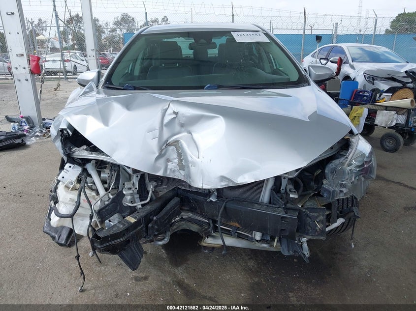 VIN 2T1BURHE5JC021905 2018 TOYOTA COROLLA SE