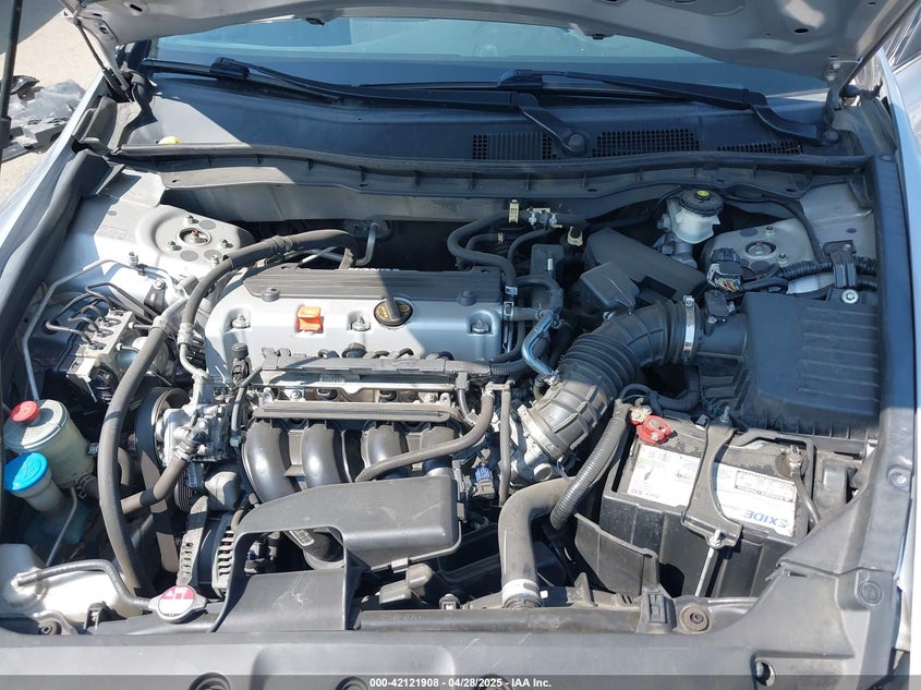 2011 HONDA ACCORD VIN: 1HGCP2F38BA136817
