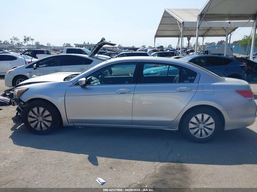 2011 HONDA ACCORD VIN: 1HGCP2F38BA136817