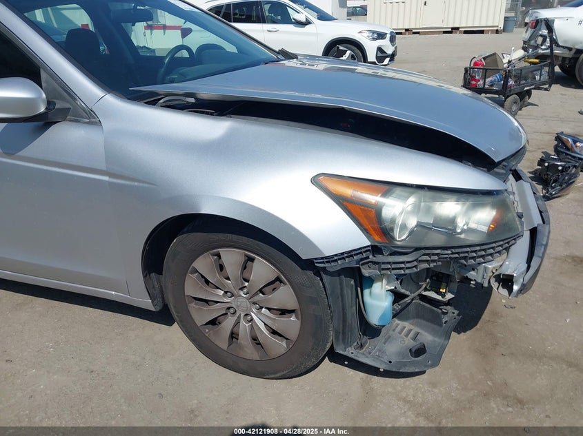 2011 HONDA ACCORD VIN: 1HGCP2F38BA136817