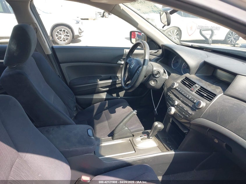 2011 HONDA ACCORD VIN: 1HGCP2F38BA136817