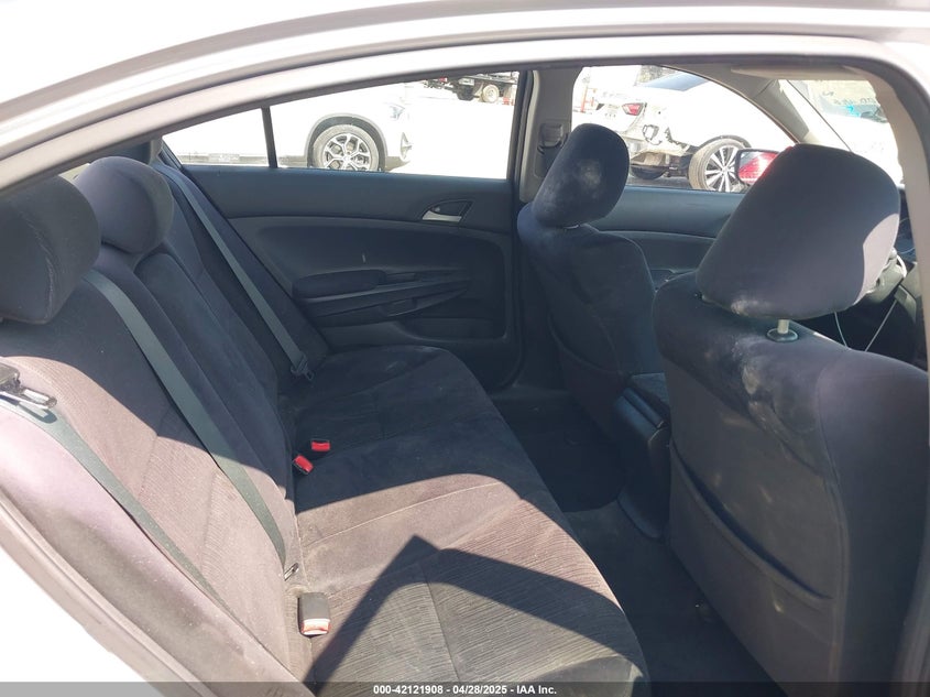 2011 HONDA ACCORD VIN: 1HGCP2F38BA136817