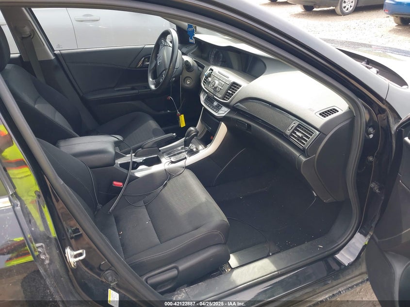 2015 HONDA ACCORD VIN: 1HGCR2F50FA135890
